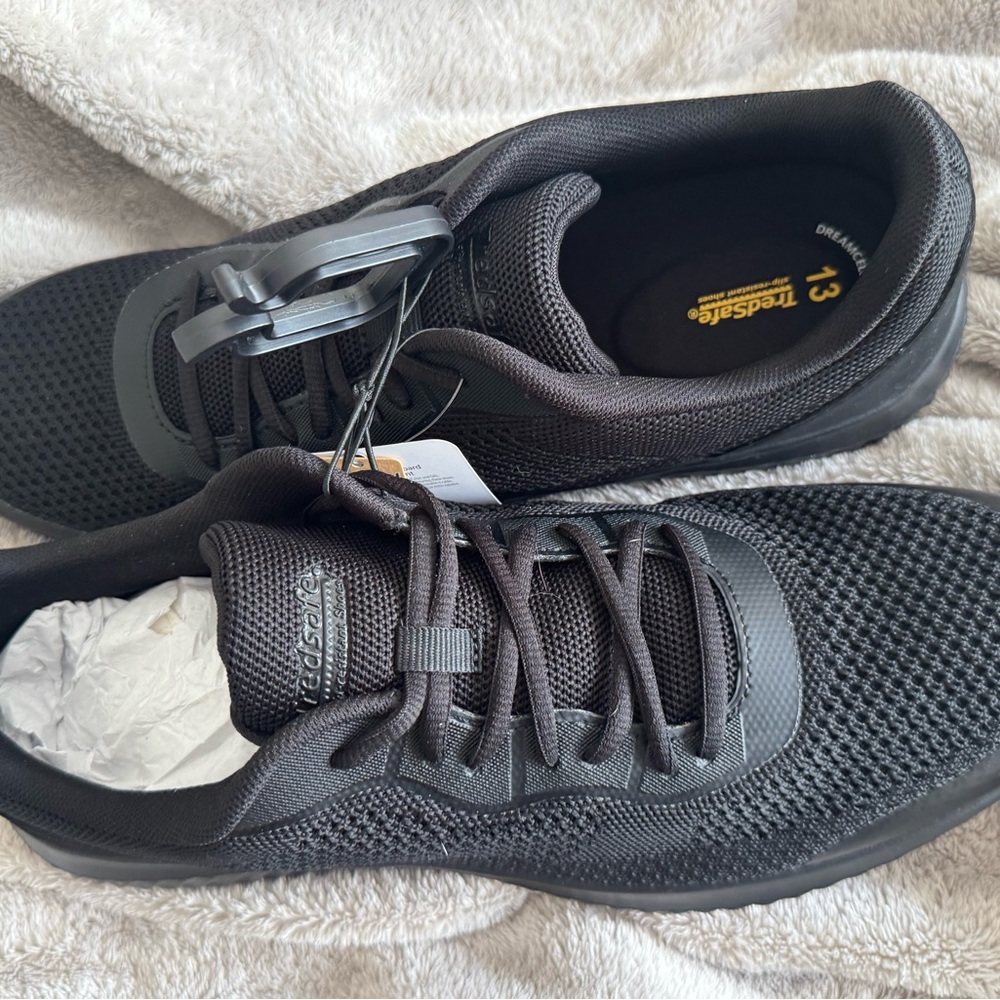 TredaSafe Men's All-Black Athletic Slip-Resistant Shoe - Picture 5 of 6